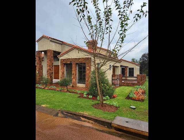4 BEDROOM HOUSE FOR SALE IN ESTATE D' AFRIQUE